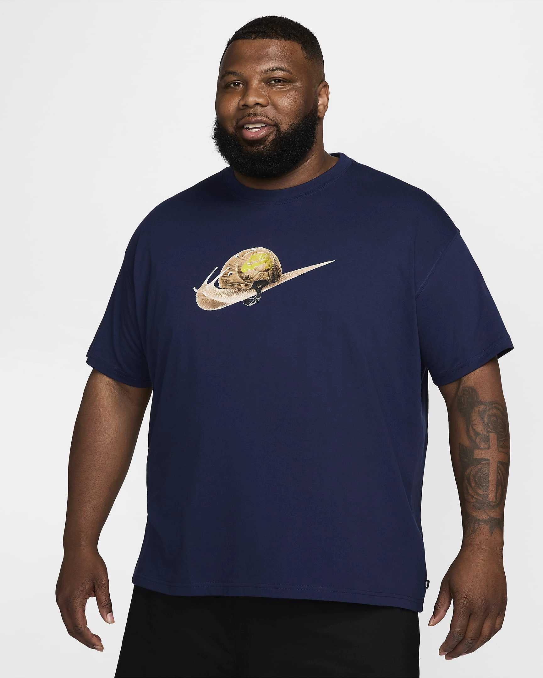 Nike SB Max90 Skate T-Shirt: Rul skatergaderne med stil. Klassisk design og komfort.